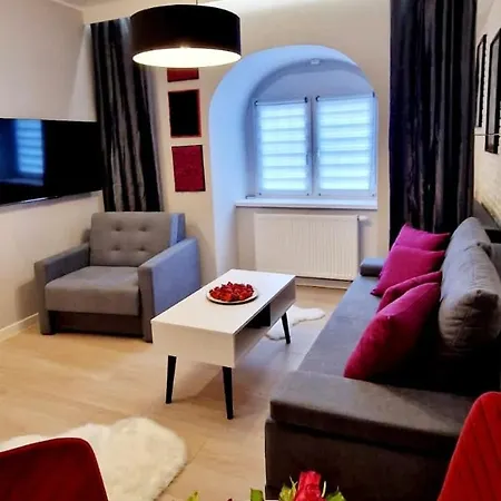 Stacja Karkonosze - W Centrum * 斯克拉斯卡波伦巴