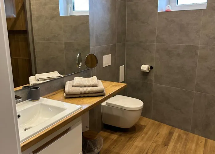 Stacja Karkonosze - W Centrum * Szklarska Poreba